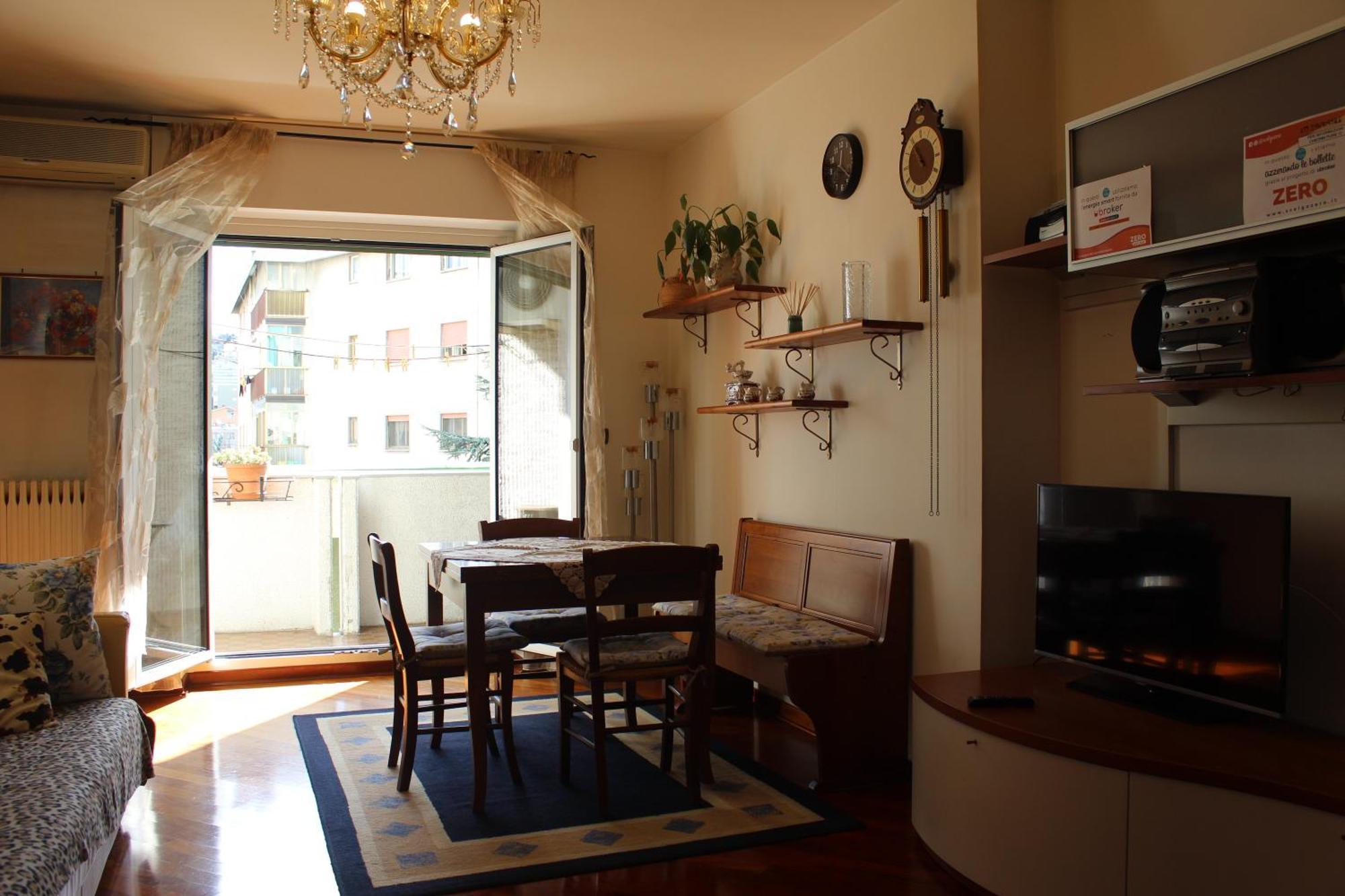 Casa Mira - Ampio, Fully Equipped E Zona Tranquilla Apartment Trieste Bagian luar foto