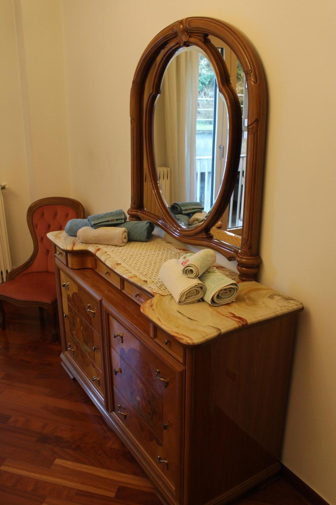 Casa Mira - Ampio, Fully Equipped E Zona Tranquilla Apartment Trieste Bagian luar foto