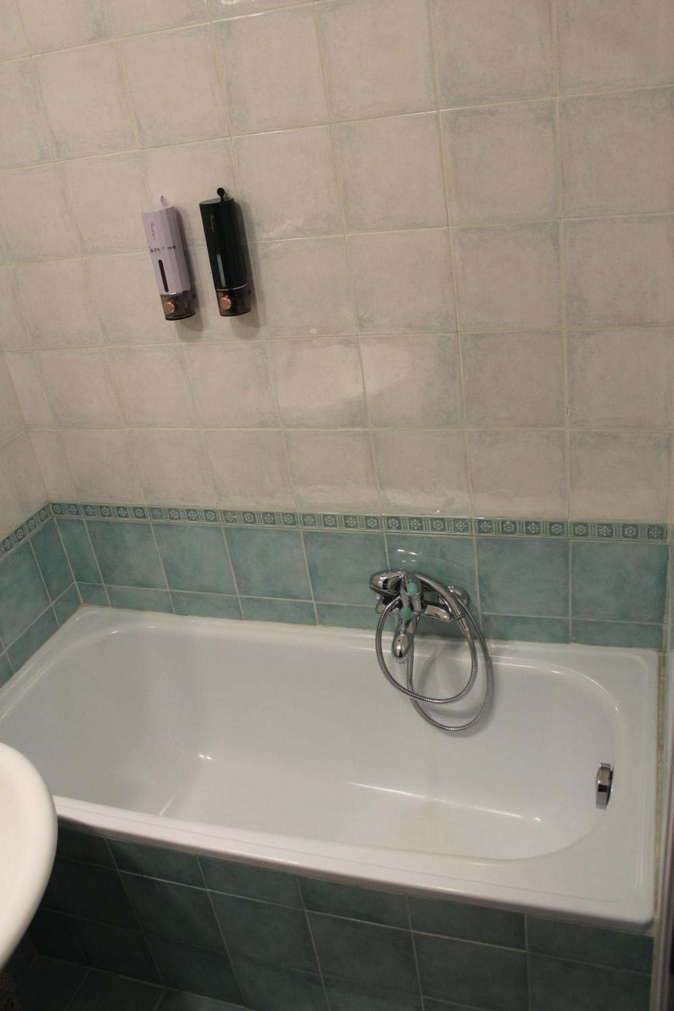 Casa Mira - Ampio, Fully Equipped E Zona Tranquilla Apartment Trieste Bagian luar foto