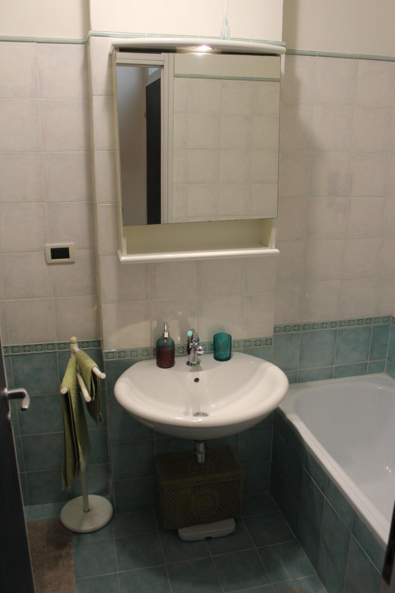 Casa Mira - Ampio, Fully Equipped E Zona Tranquilla Apartment Trieste Bagian luar foto